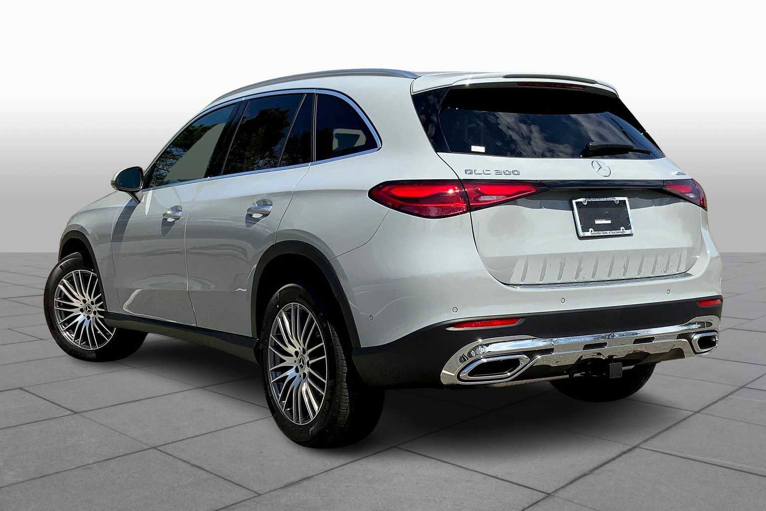 Used 2025 Mercedes-Benz GLC 300 4MATIC image 16