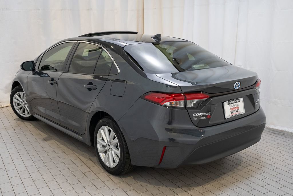 Used 2025 Toyota Corolla XLE image 3