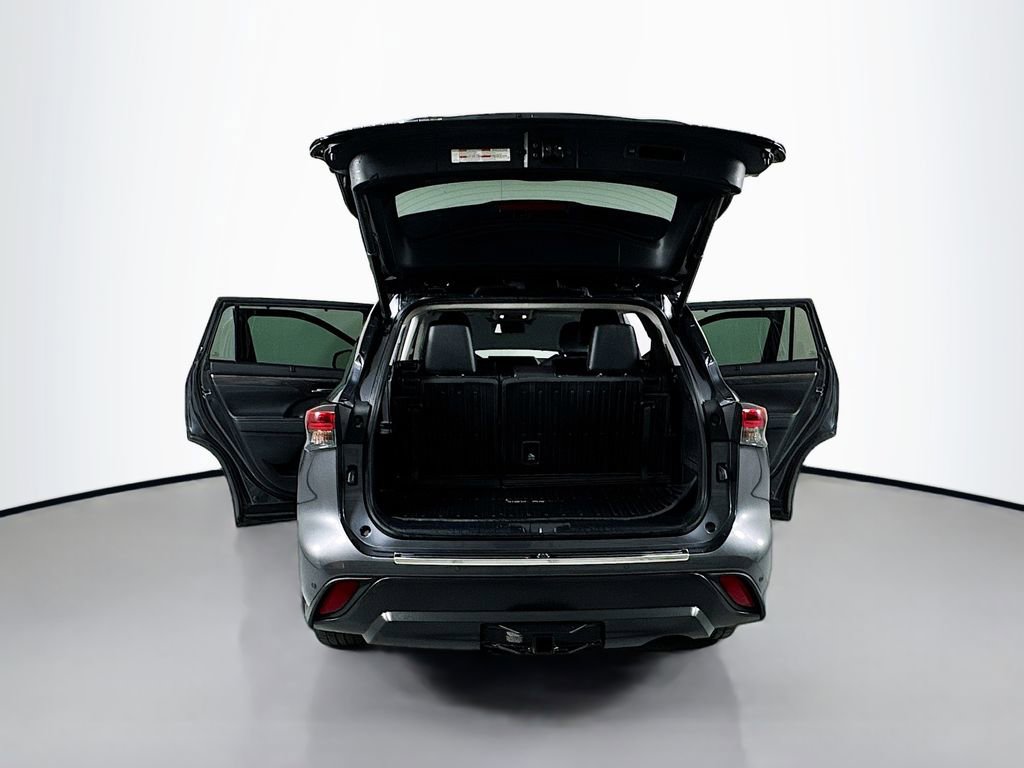 Used 2021 Toyota Highlander Platinum image 28