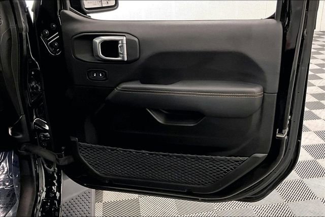 Used 2023 Jeep Wrangler Unlimited Sahara image 21