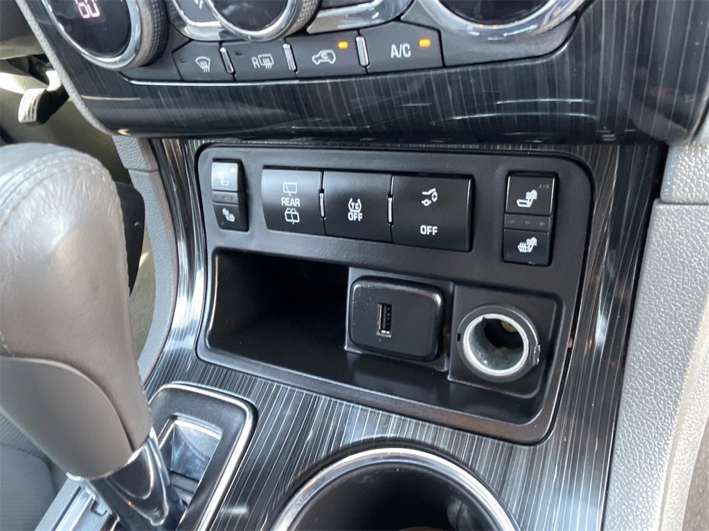 Used 2017 Chevrolet Traverse LT image 27