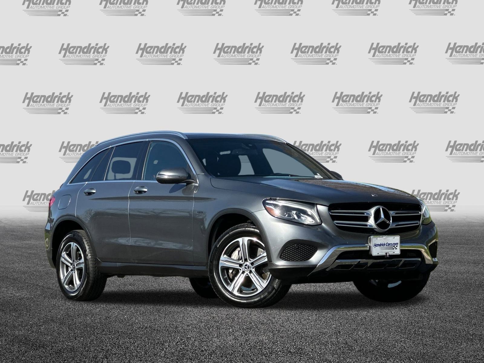 Used 2019 Mercedes-Benz GLC 350e 4MATIC image 2