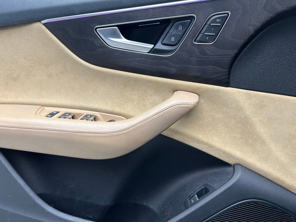 Used 2019 Audi Q8 Prestige w/ Luxury Package image 20