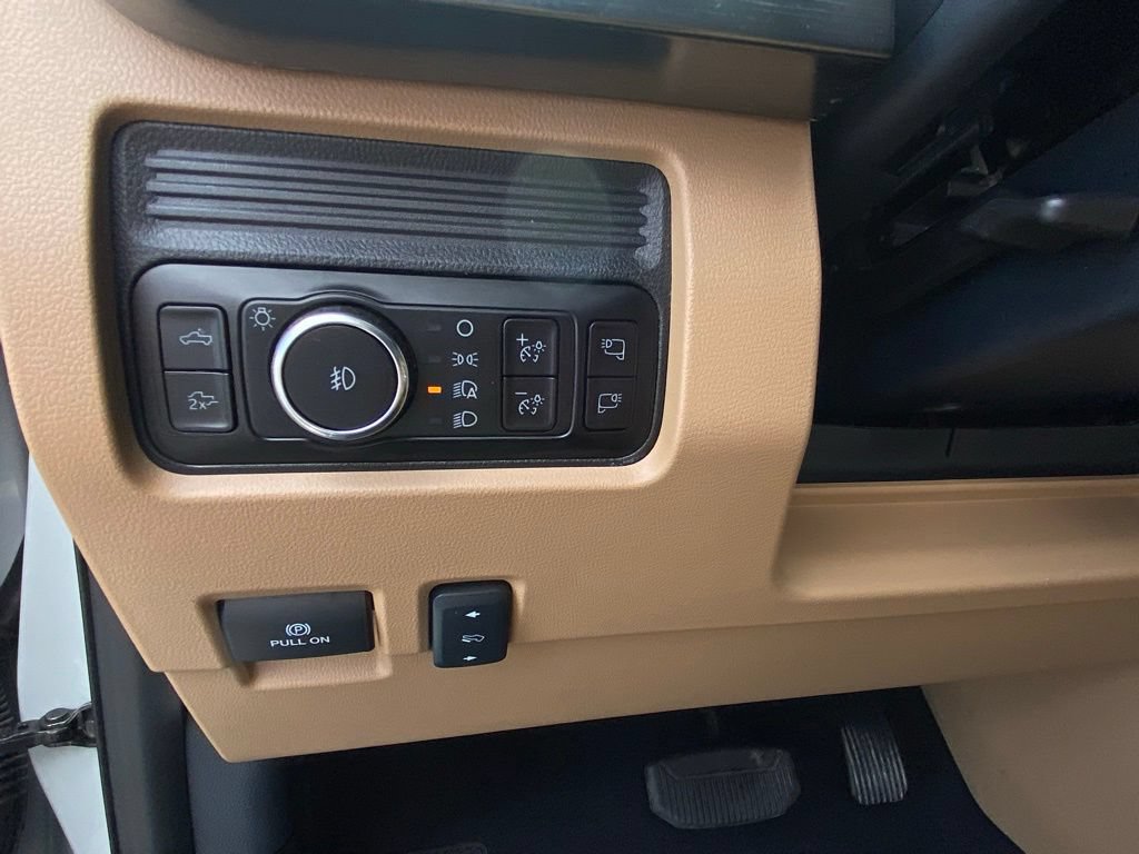 Certified 2025 Ford F350 Lariat w/ Black Appearance Package AWD/4WD image 12