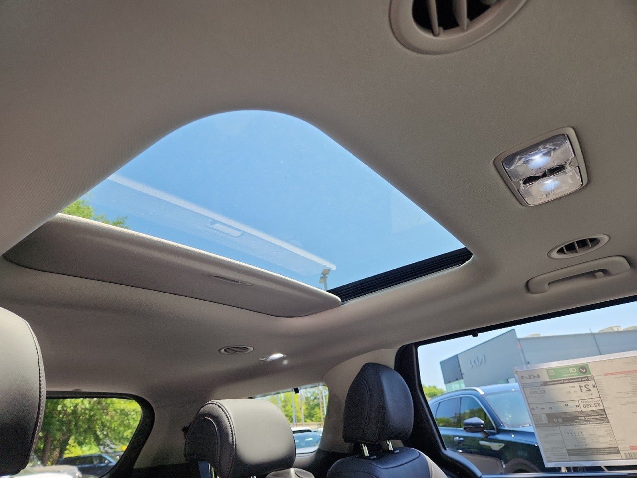 New 2026 Kia Carnival SX w/ SX Dark Edition Package FWD image 44