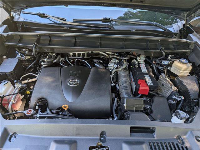 Used 2020 Toyota Highlander XLE image 24