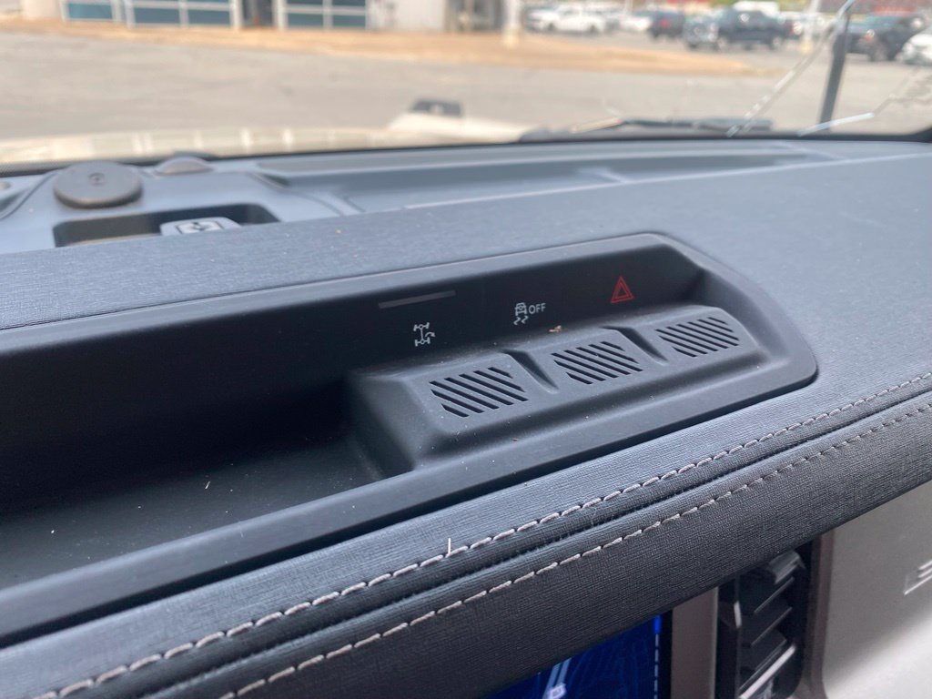 Certified 2025 Ford Bronco Outer Banks AWD/4WD image 21