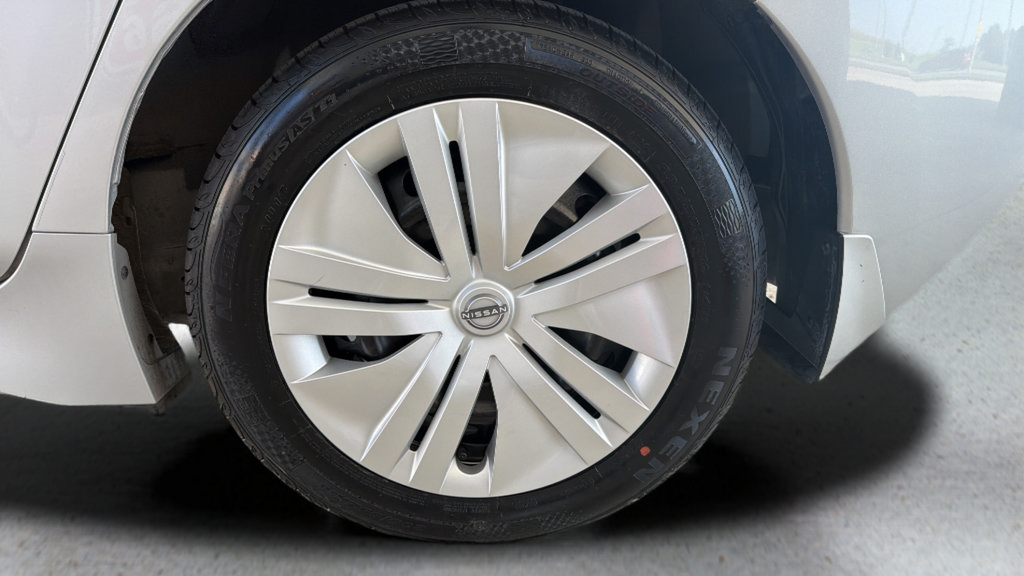 Certified 2025 Nissan Leaf S FWD image 15