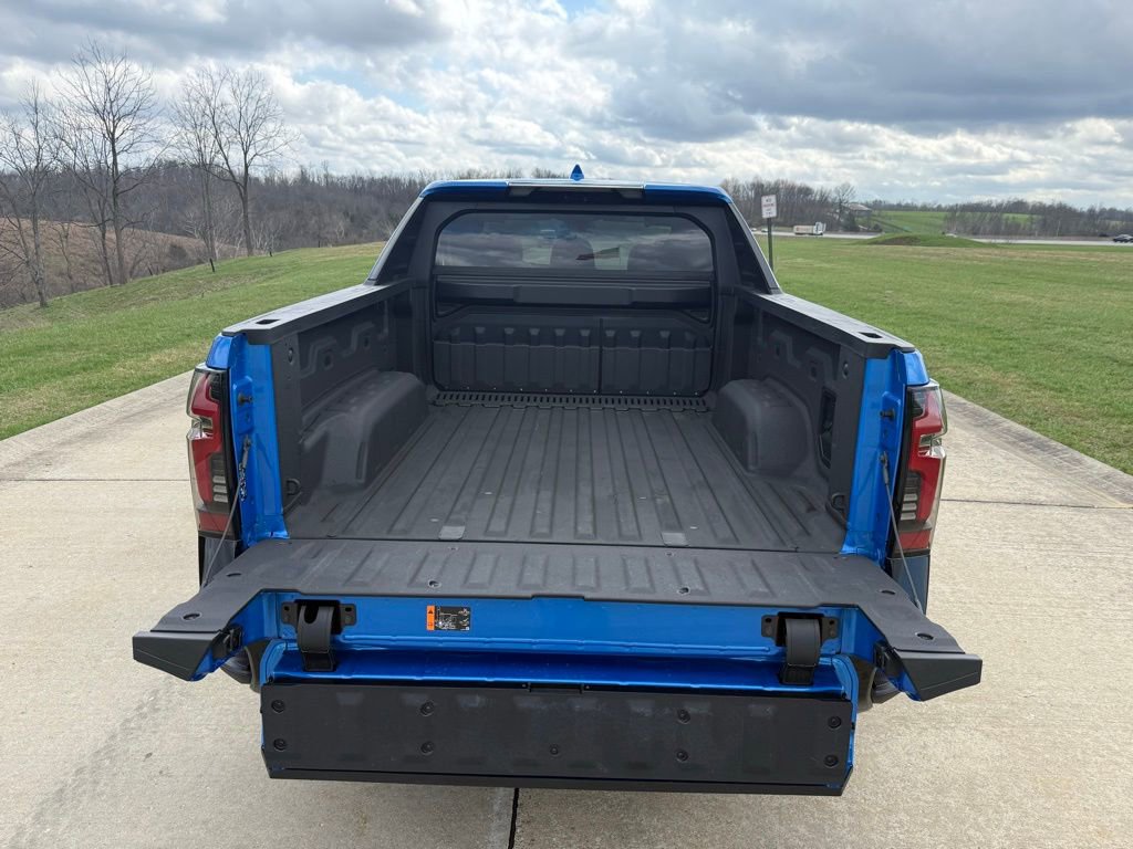 Used 2025 Chevrolet Silverado EV RST image 5