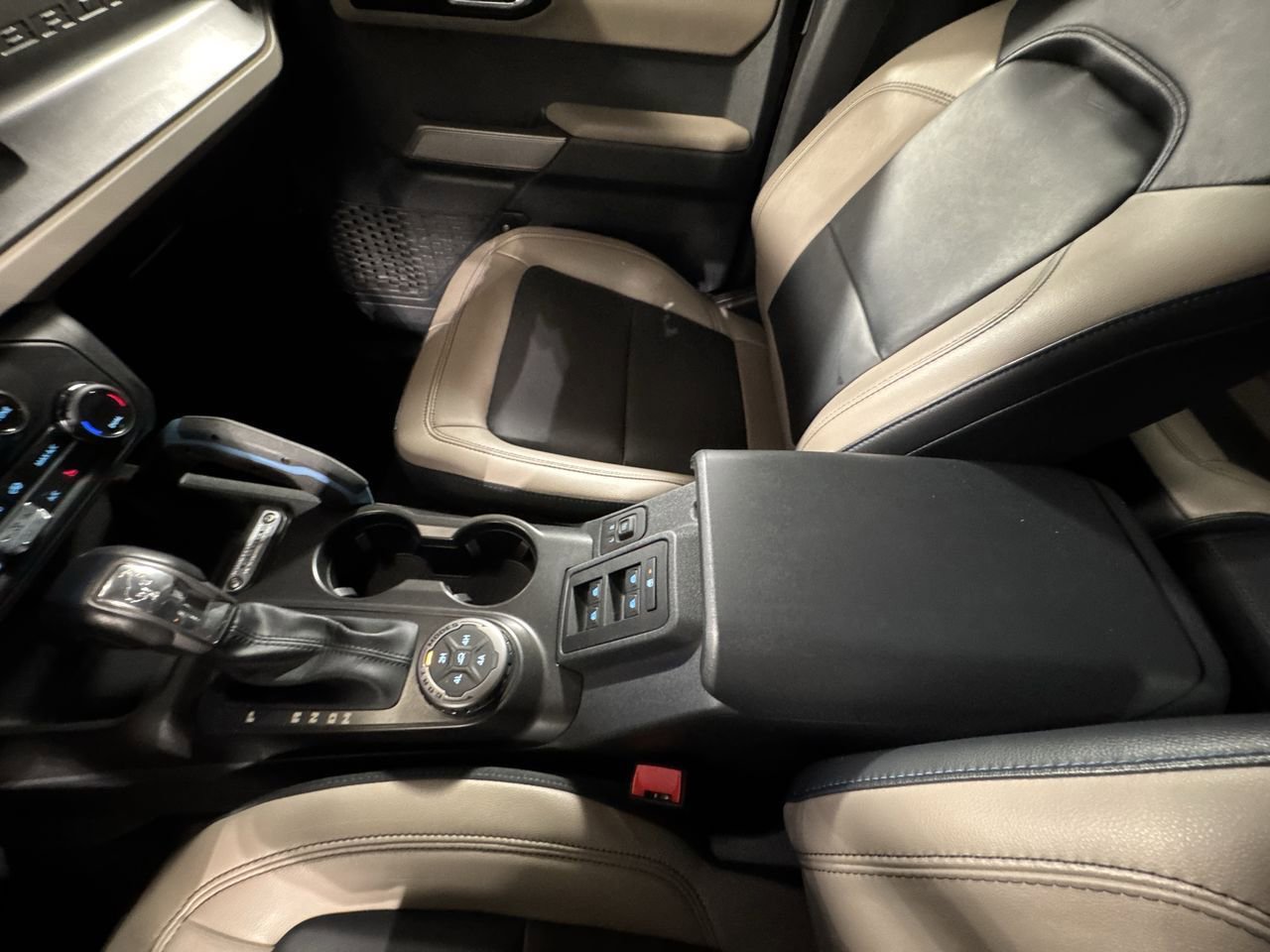 Used 2023 Ford Bronco Wildtrak image 28