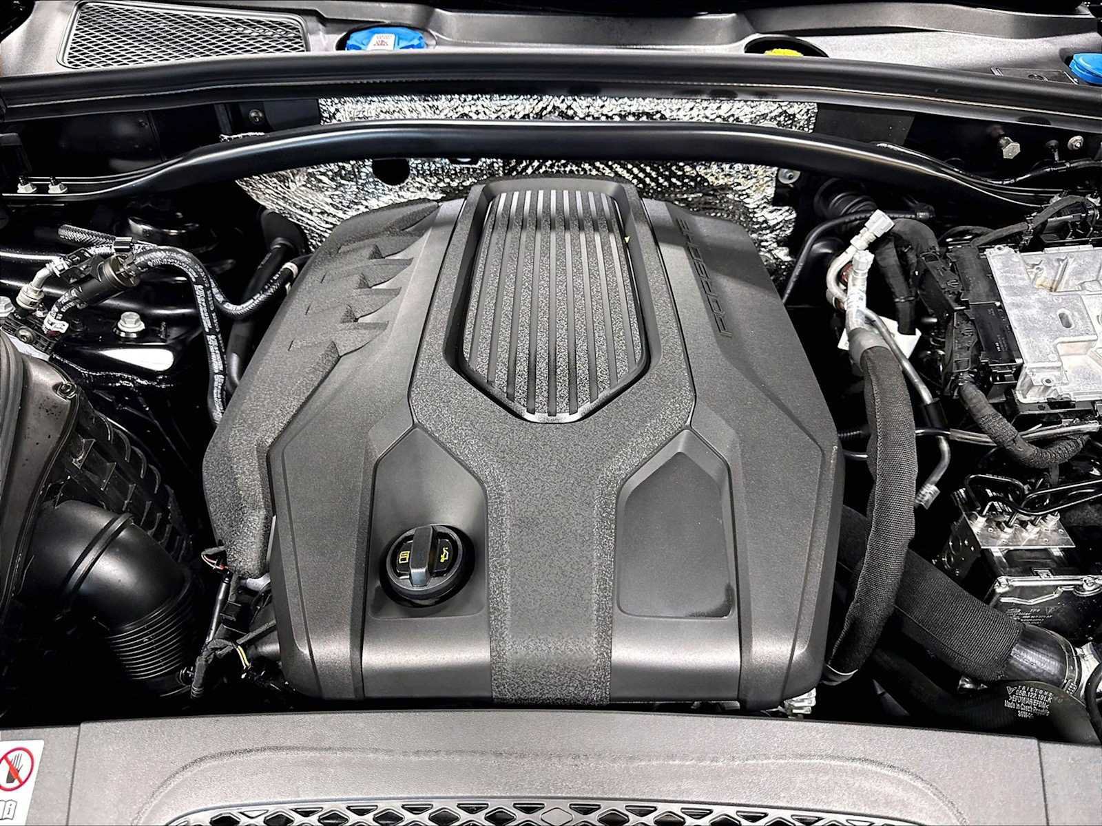 Used 2026 Porsche Macan AWD/4WD image 36