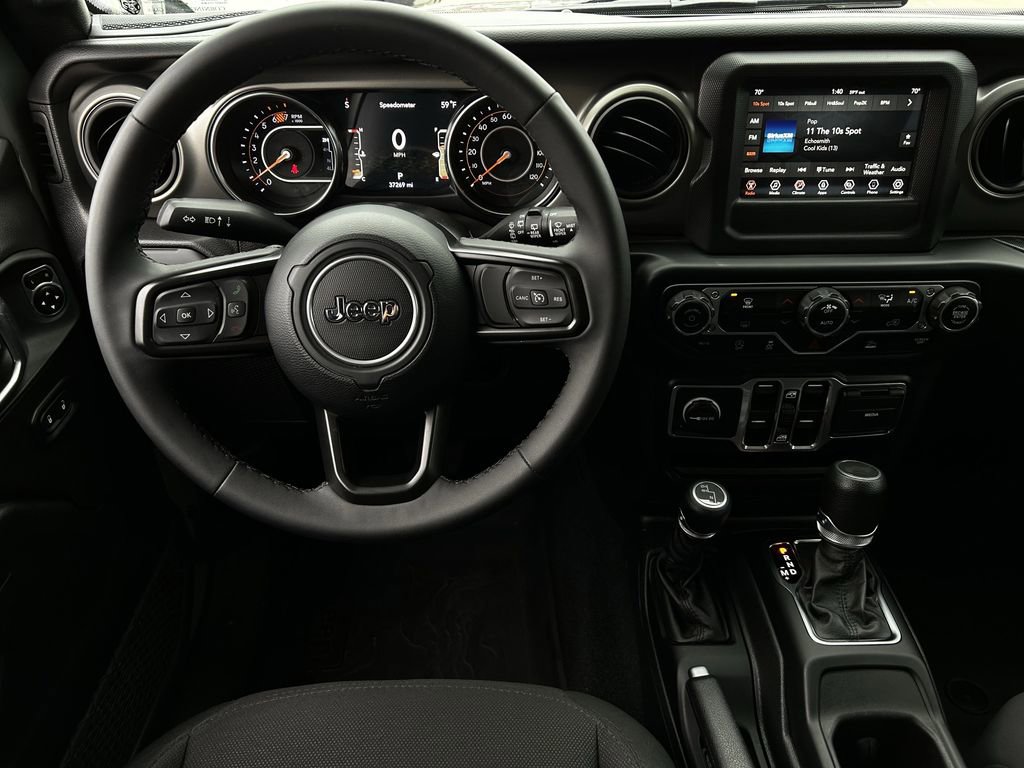 Used 2023 Jeep Wrangler Unlimited Sport AWD/4WD image 11