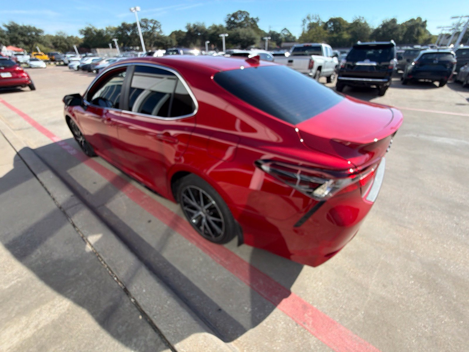 Used 2024 Toyota Camry SE FWD image 7