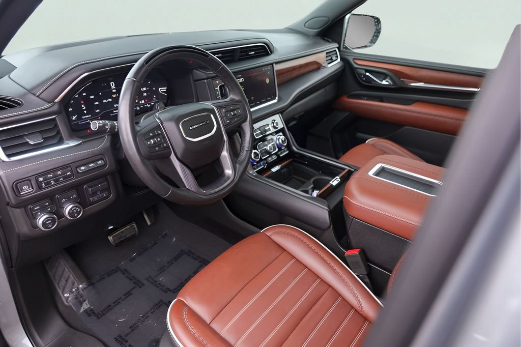 Used 2023 GMC Yukon Denali Ultimate AWD/4WD image 12