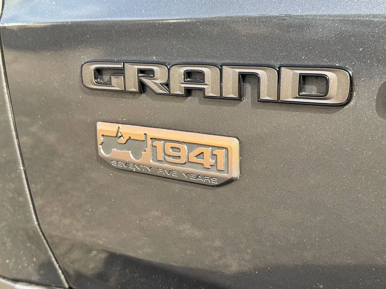 Used 2016 Jeep Grand Cherokee Limited 75th Anniversary AWD/4WD image 27