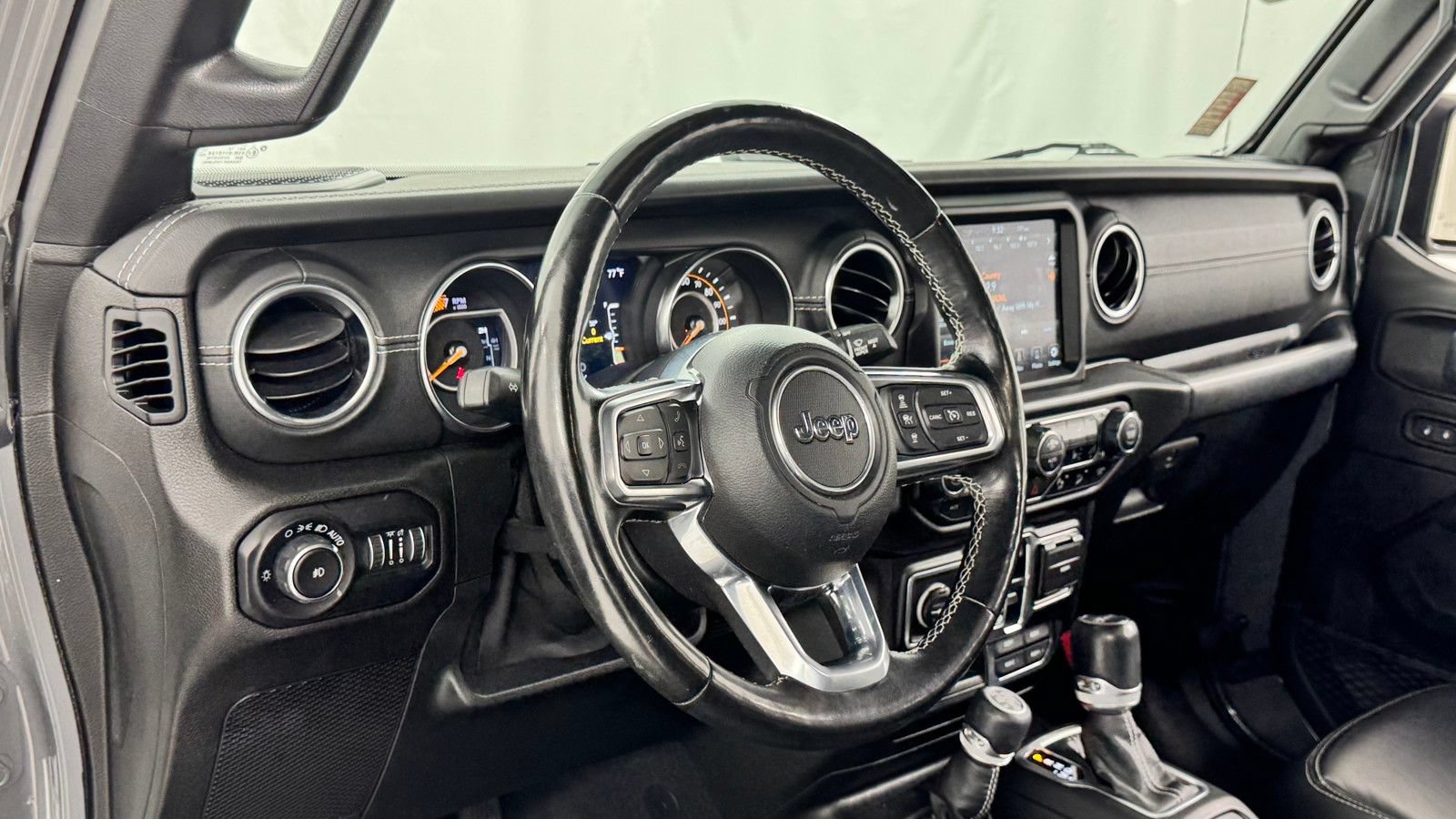 Used 2020 Jeep Wrangler Unlimited Sahara AWD/4WD image 35