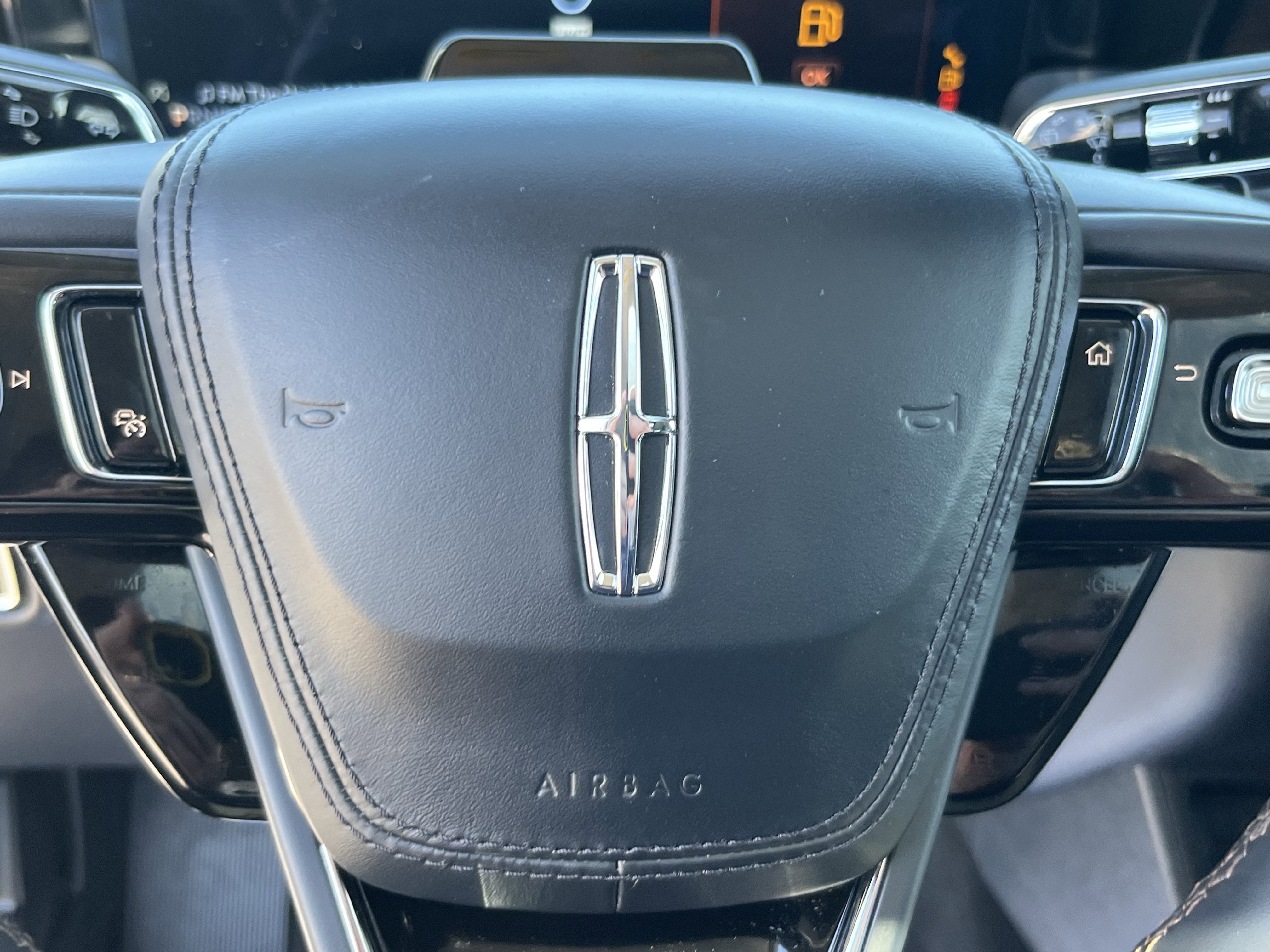 Used 2025 Lincoln Aviator Reserve w/ Luxury Package AWD/4WD image 17