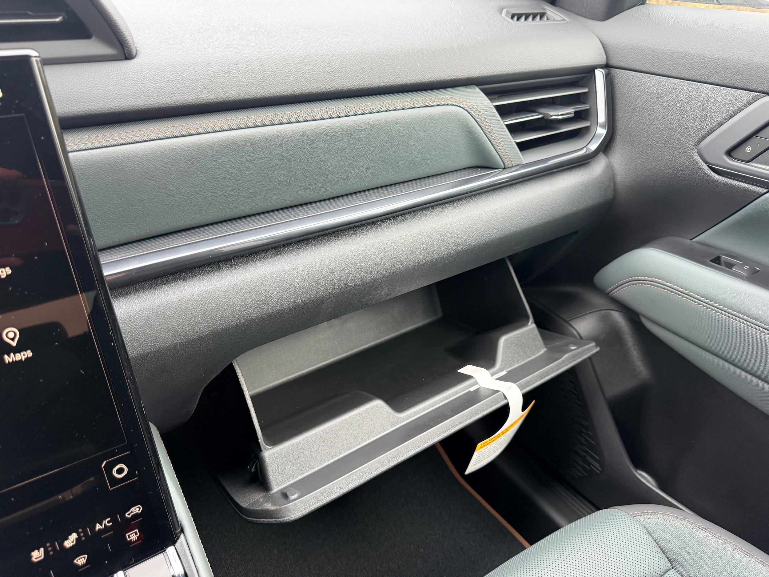 New 2026 GMC Terrain AT4 w/ Convenience Package III image 18