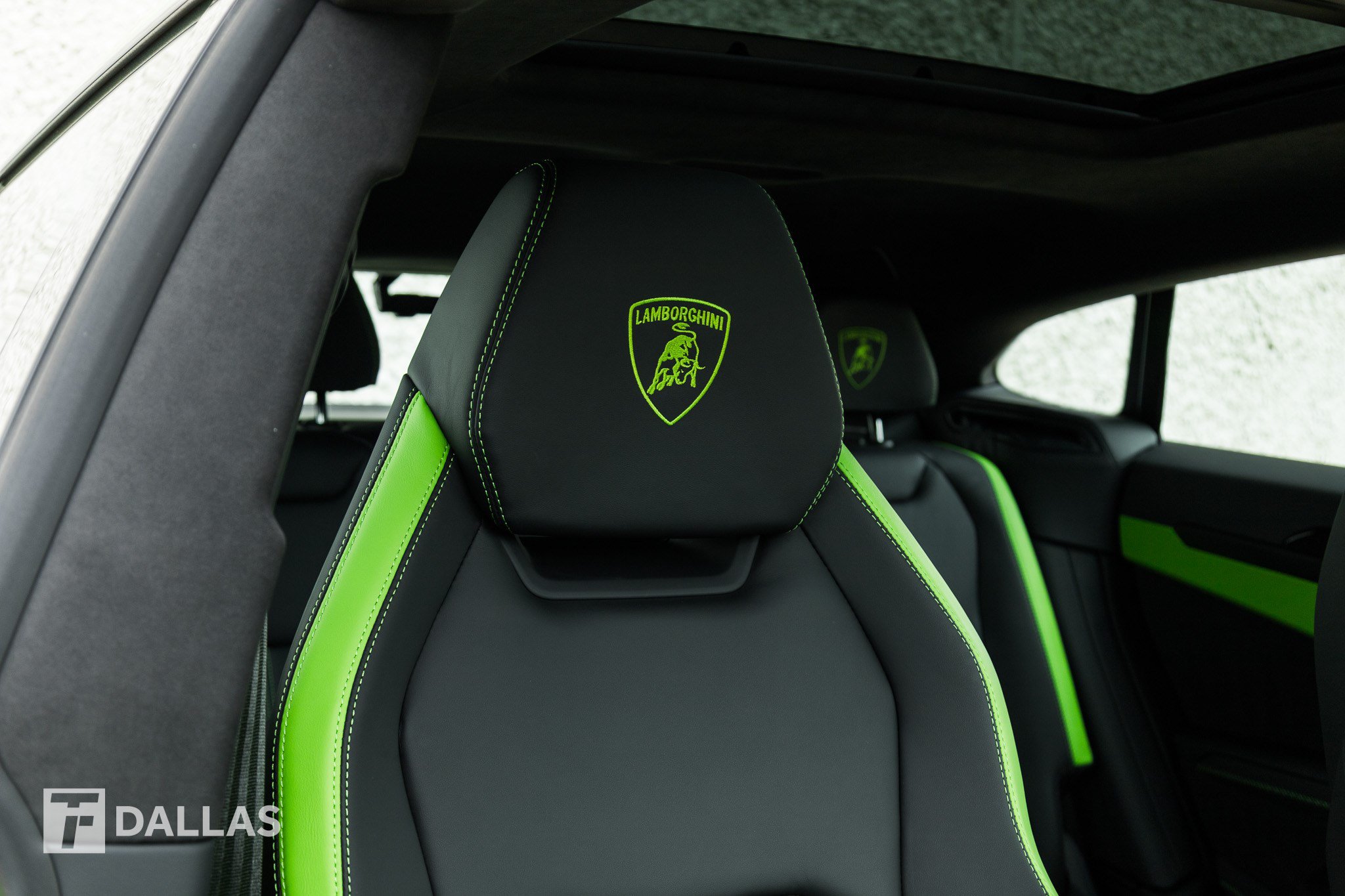 Used 2025 Lamborghini Urus Performante AWD/4WD image 41