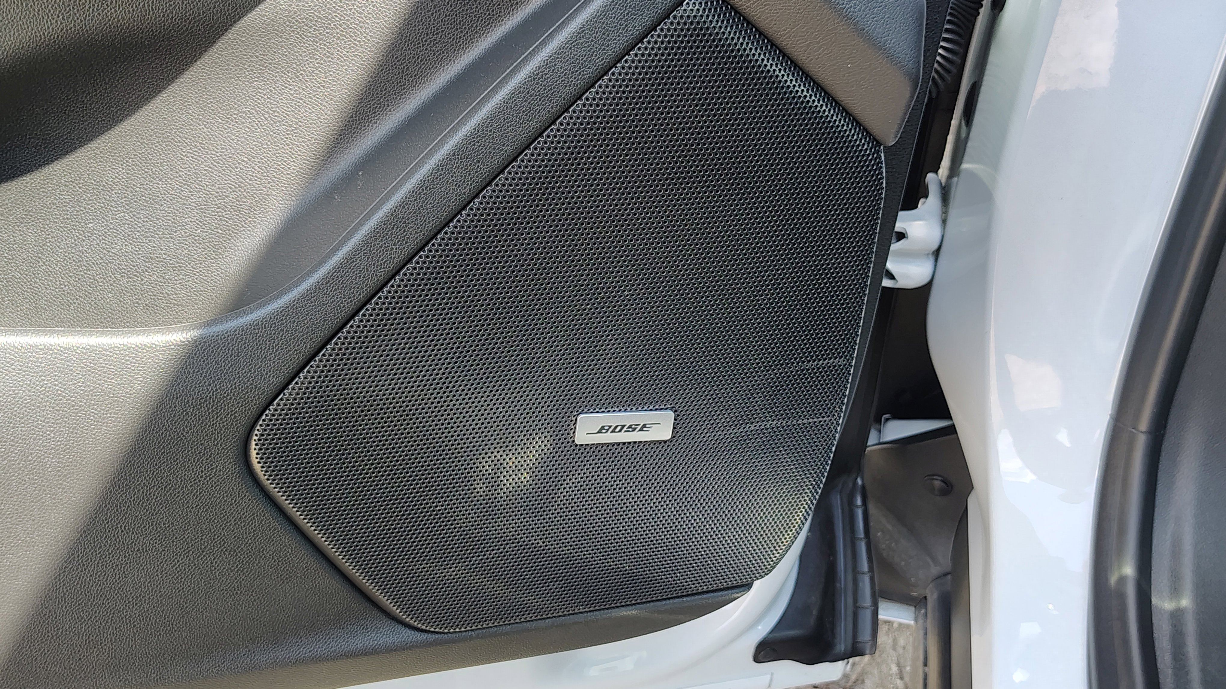 New 2025 Cadillac XT6 Luxury w/ LPO, Premium Carpet Package image 15