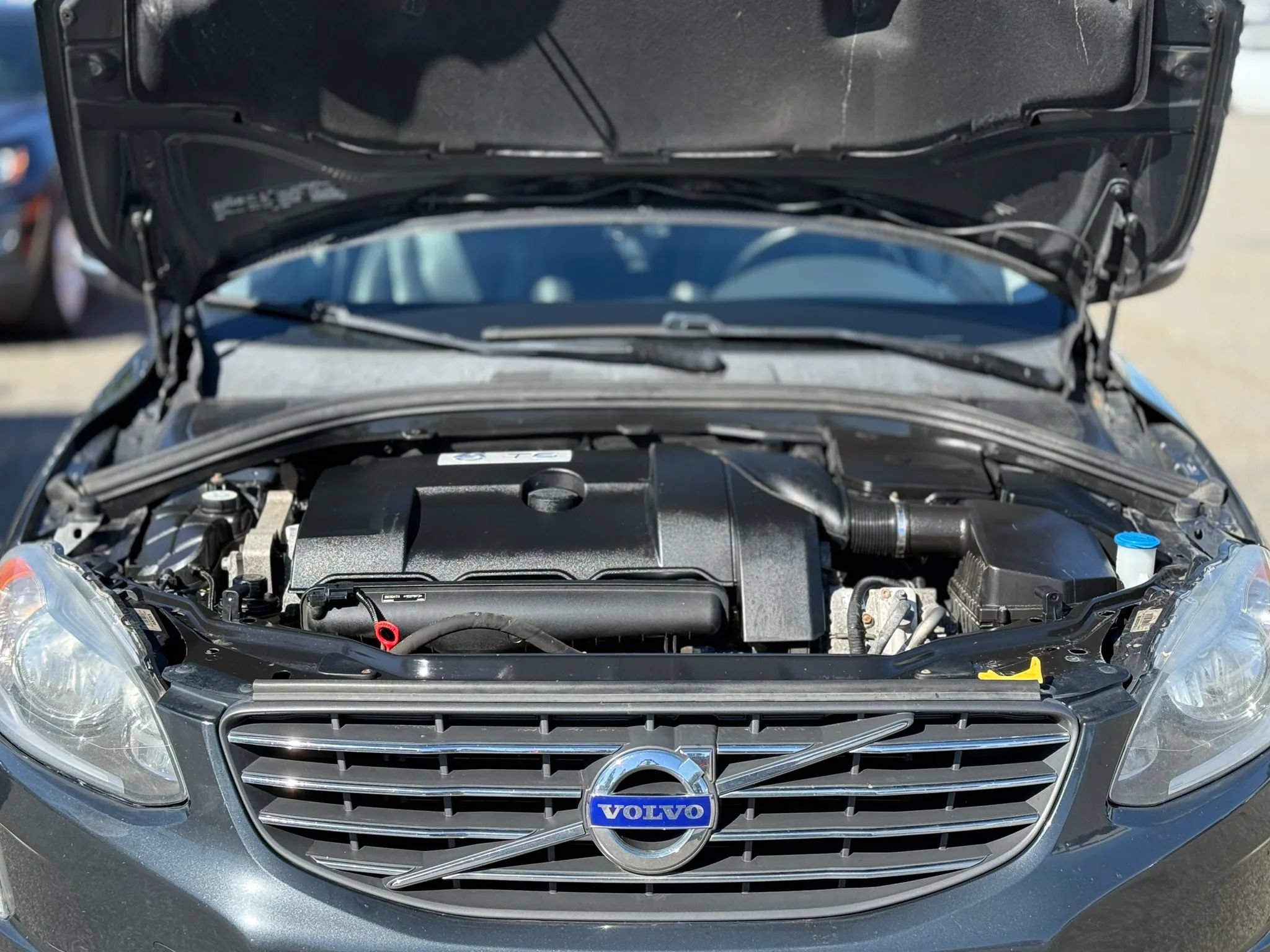 Used 2015 Volvo XC60 T6 AWD/4WD image 30