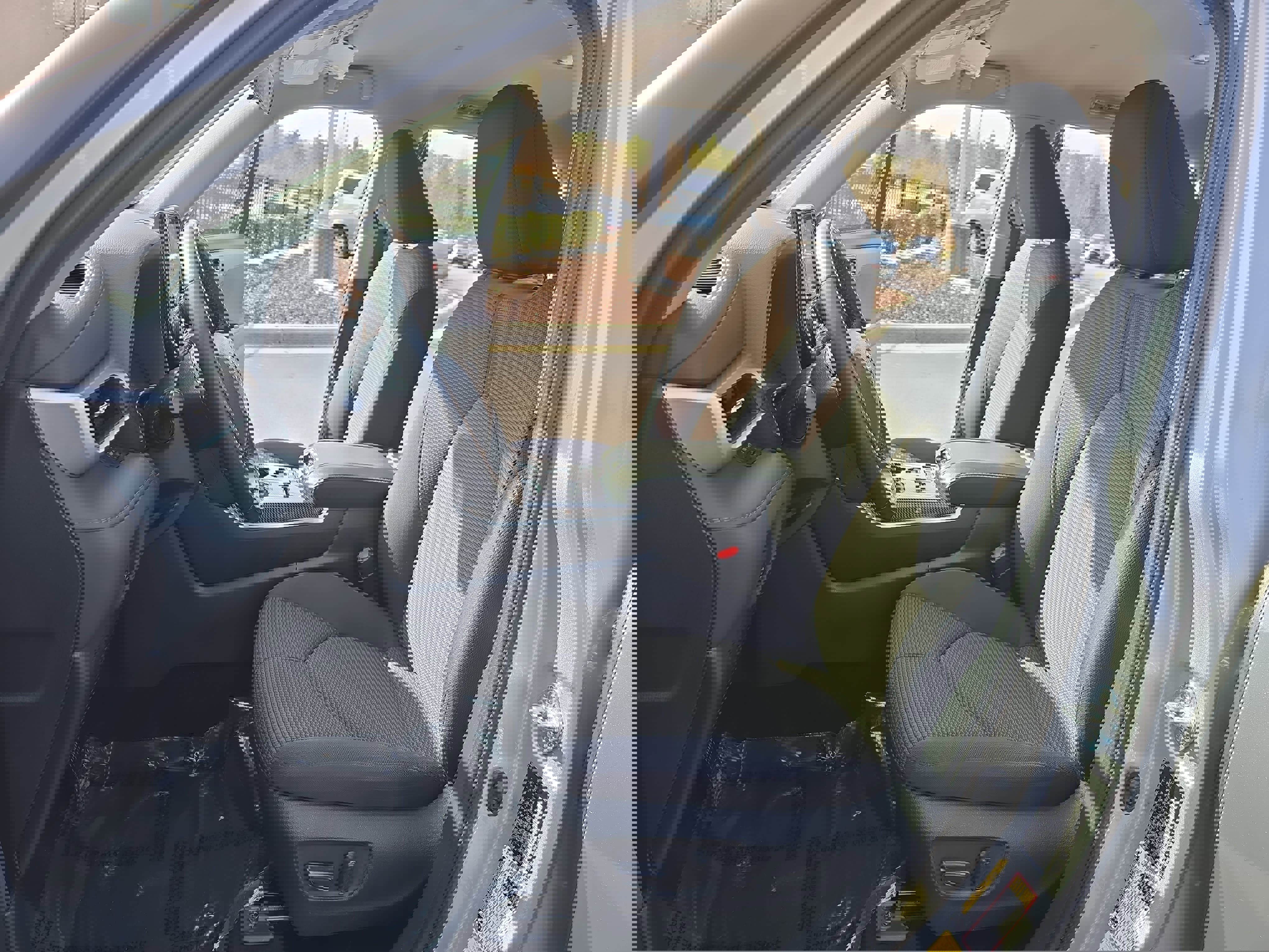 Used 2022 Toyota Highlander LE image 17