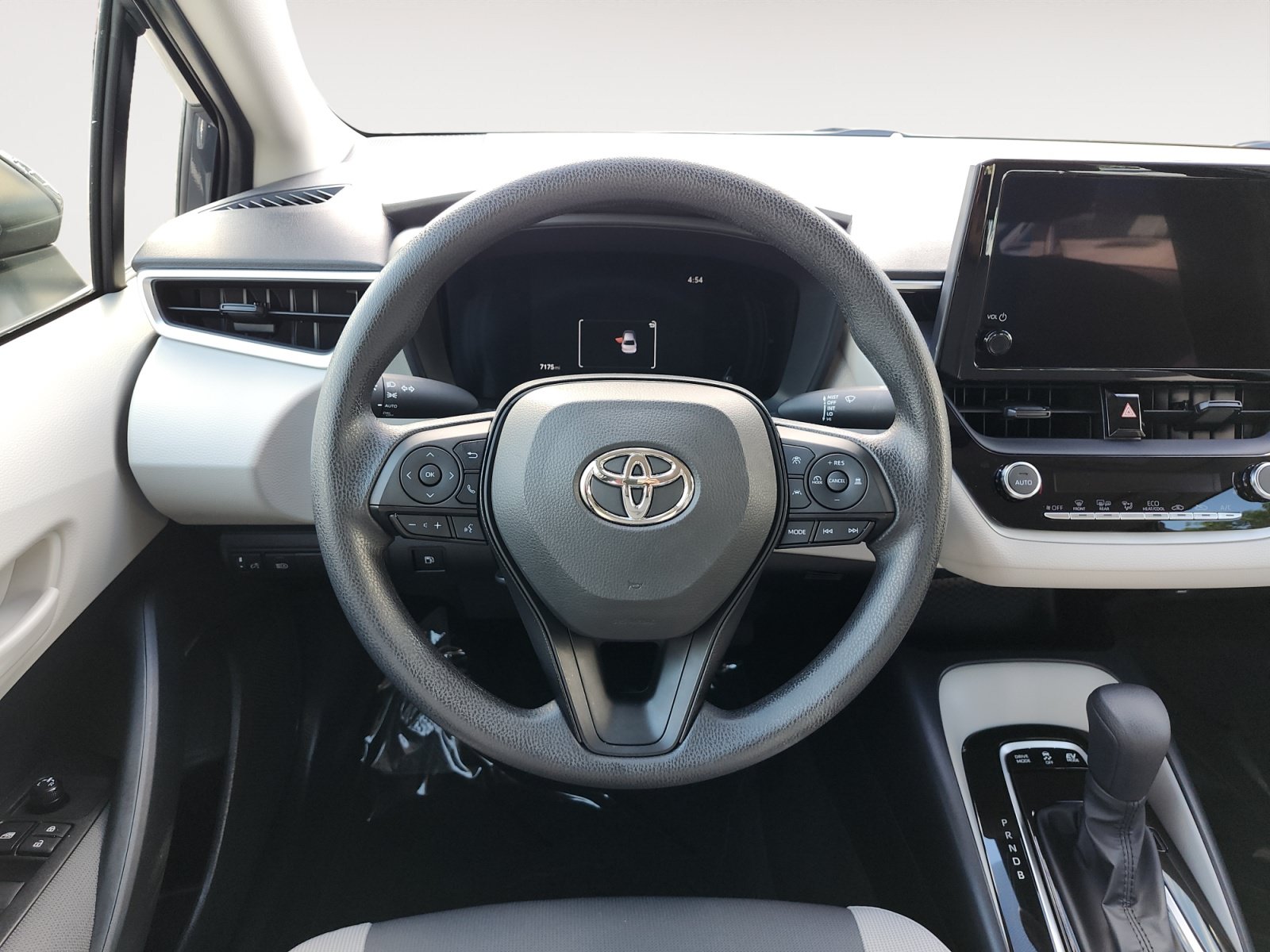 Used 2026 Toyota Corolla LE FWD image 12