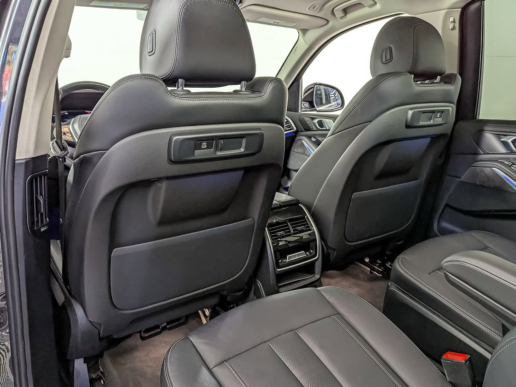 Used 2022 BMW X7 xDrive40i w/ Executive Package image 49