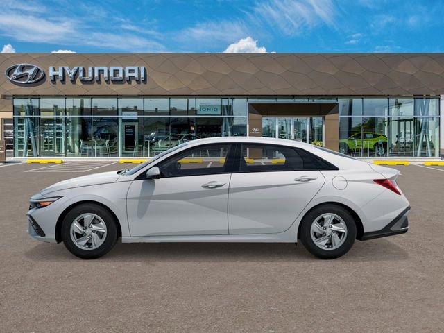 New 2026 Hyundai Elantra SE image 3
