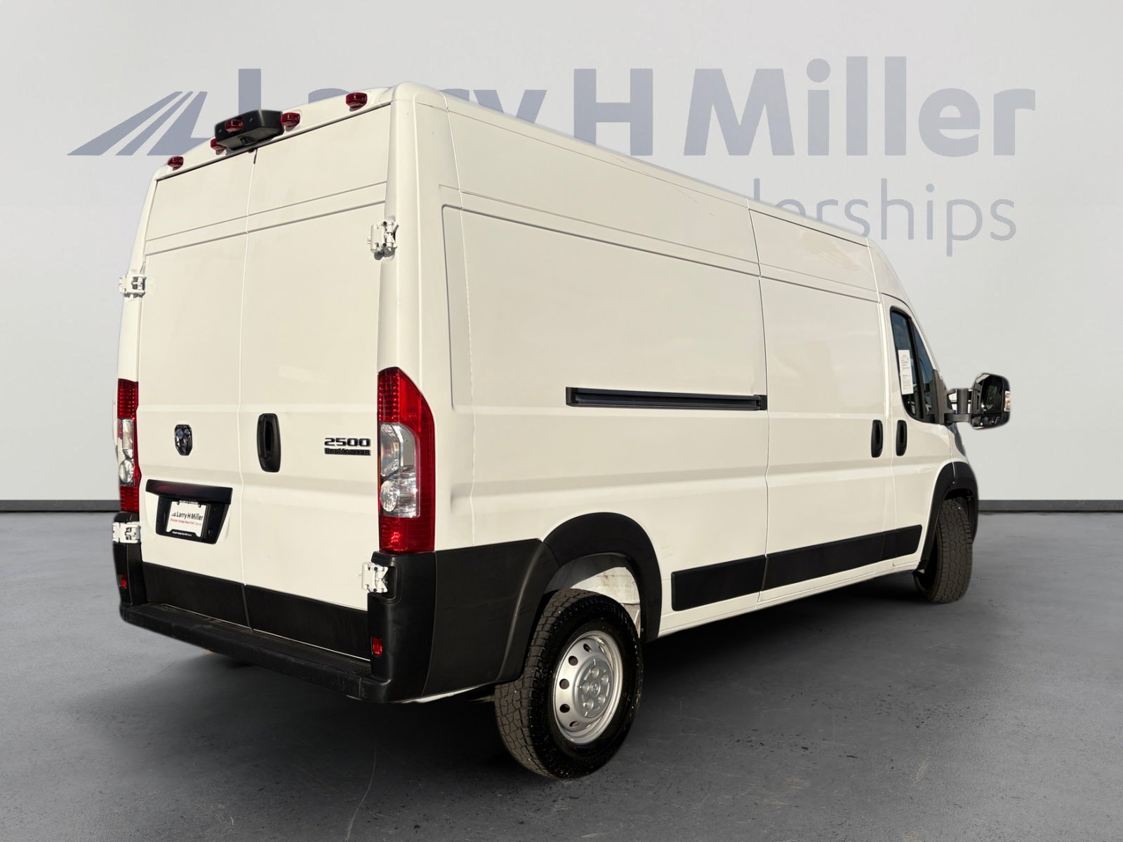 Used 2023 RAM ProMaster 2500 FWD image 5