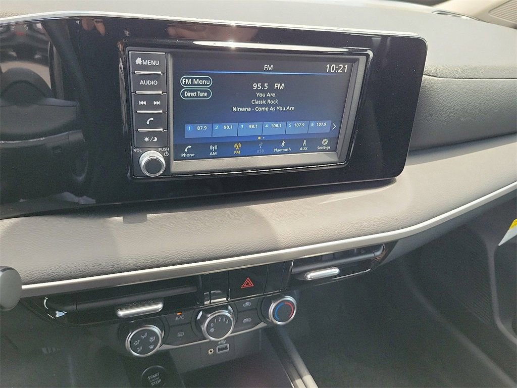 New 2025 Nissan Kicks S image 7
