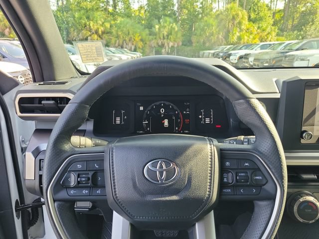Used 2025 Toyota 4Runner SR5 AWD/4WD image 25