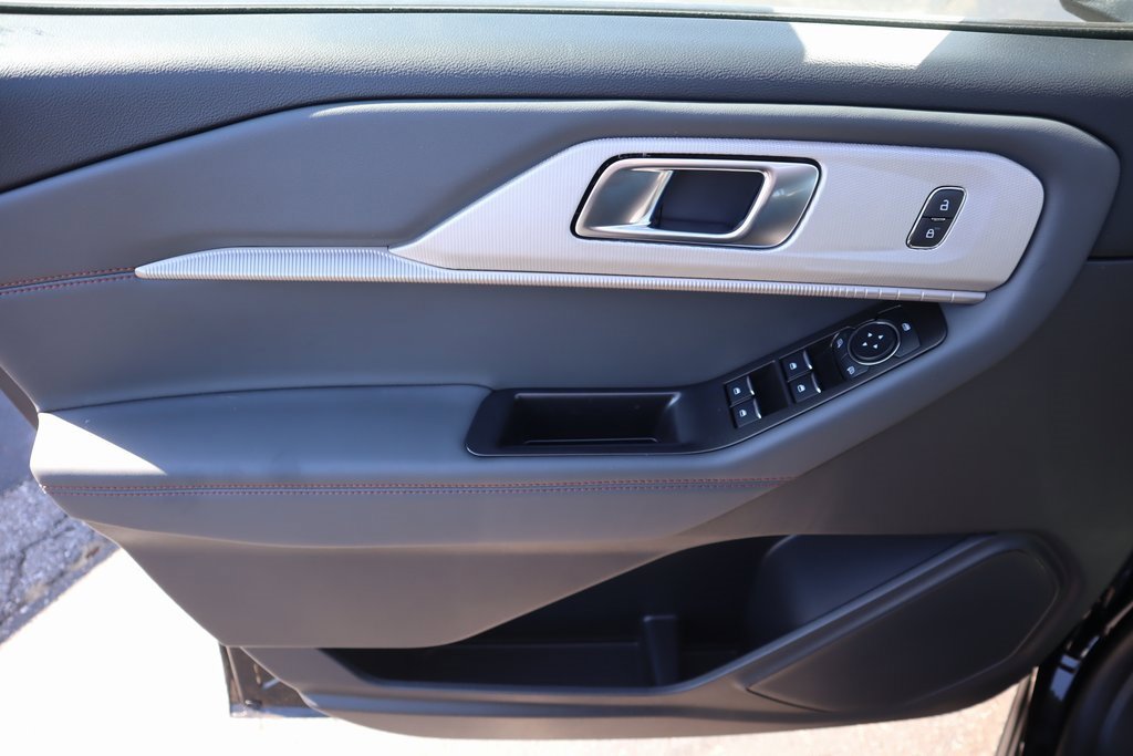 New 2026 Ford Explorer Active w/ Active Comfort Package image 17