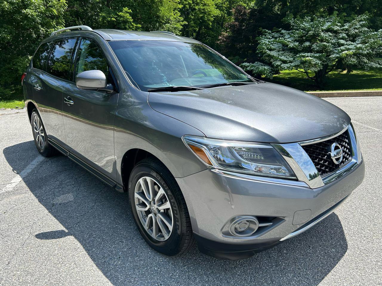 Used 2015 Nissan Pathfinder S AWD/4WD image 3