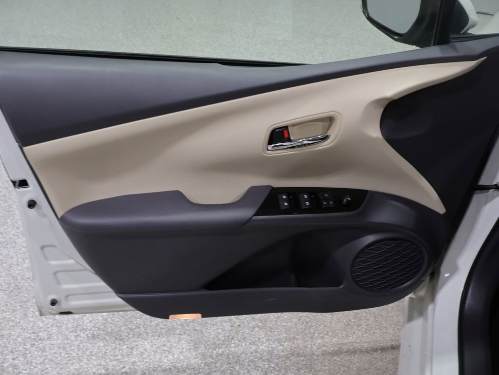 Used 2017 Toyota Prius Two image 12