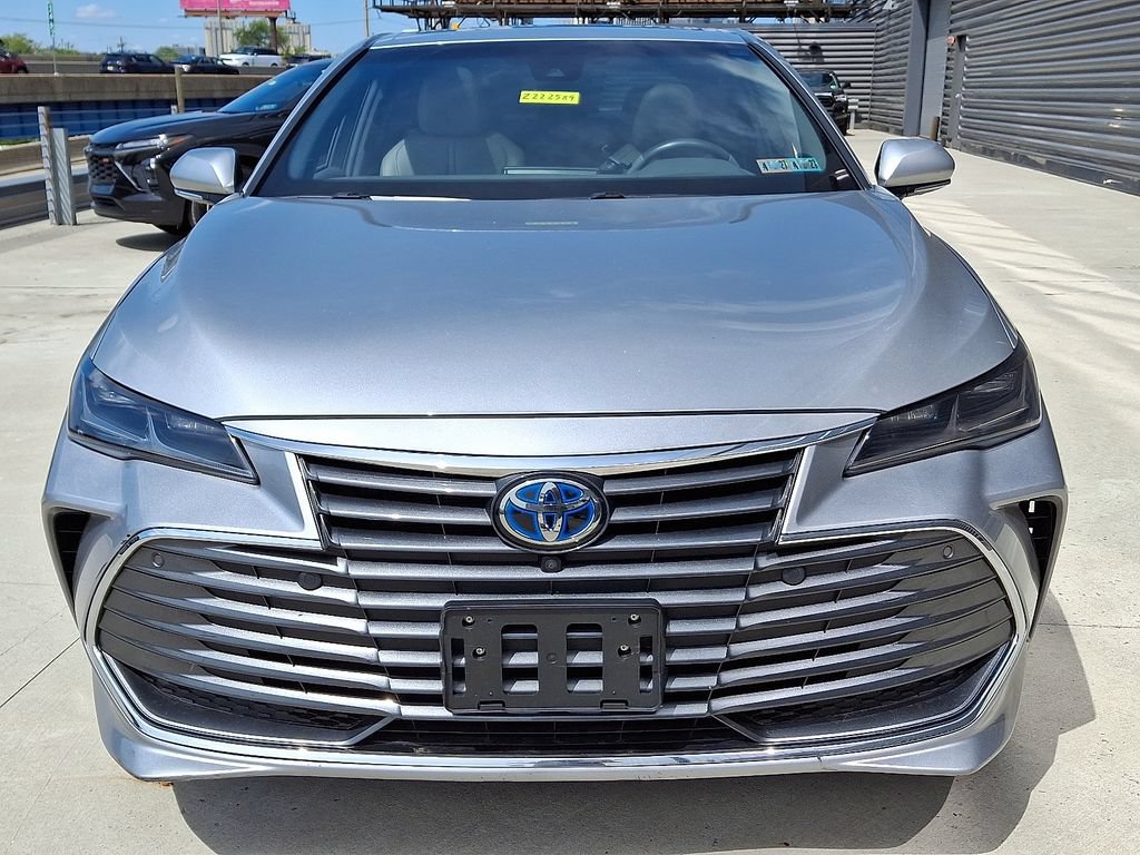 Used 2022 Toyota Avalon Limited w/ Advanced Safety Package FWD image 5