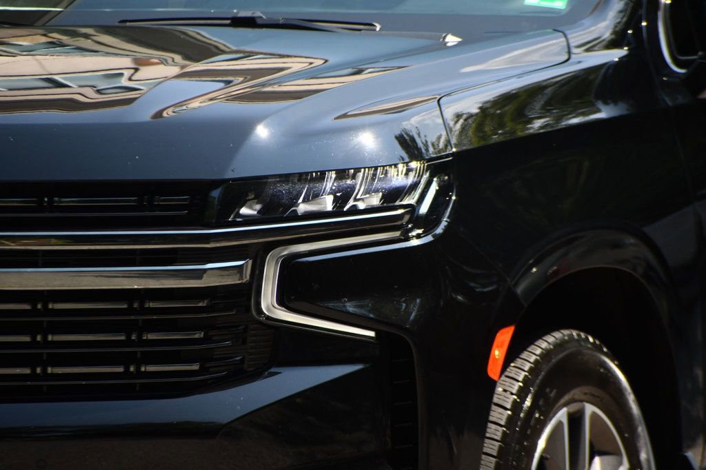 Used 2022 Chevrolet Suburban RST w/ Sport Performance Package image 4