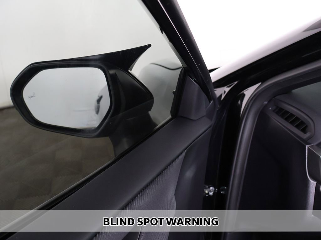Used 2025 Toyota Camry SE FWD image 6