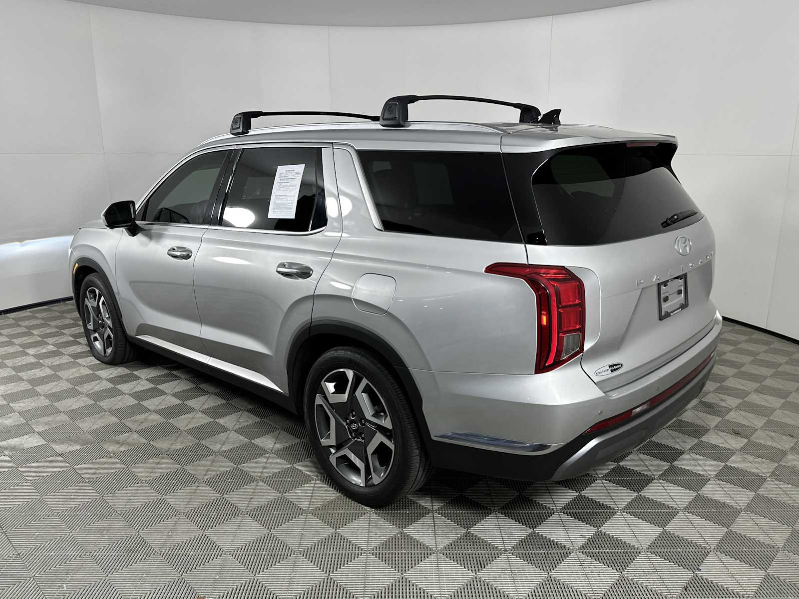 Used 2024 Hyundai Palisade Limited image 6