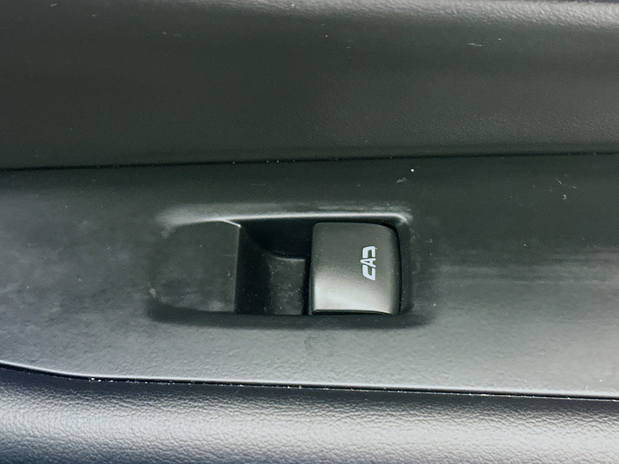 Used 2025 Chevrolet Suburban Z71 image 29