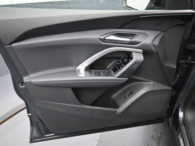 Certified 2025 Audi Q5 Premium w/ Convenience Package image 11