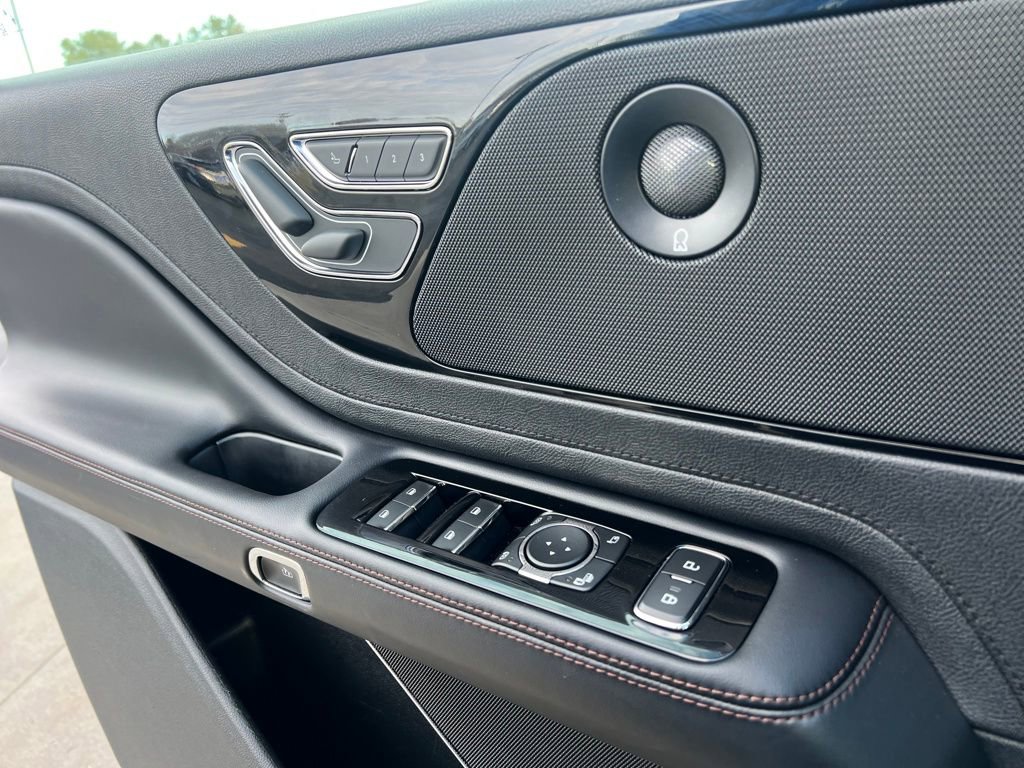 Used 2022 Lincoln Aviator Grand Touring image 36