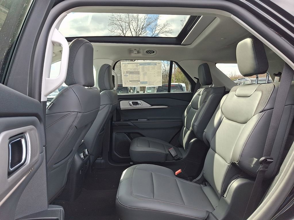 New 2026 Ford Explorer Active w/ Active Comfort Package image 5