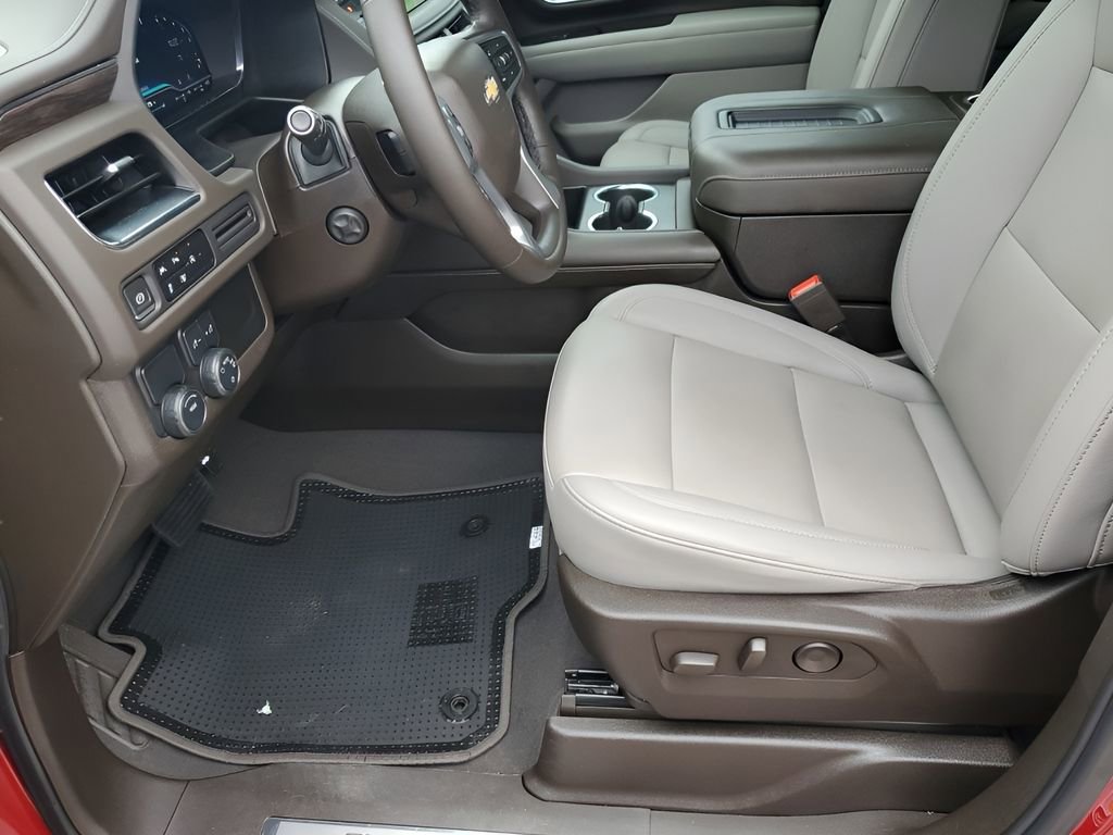 Used 2024 Chevrolet Tahoe LT w/ Luxury Package image 32