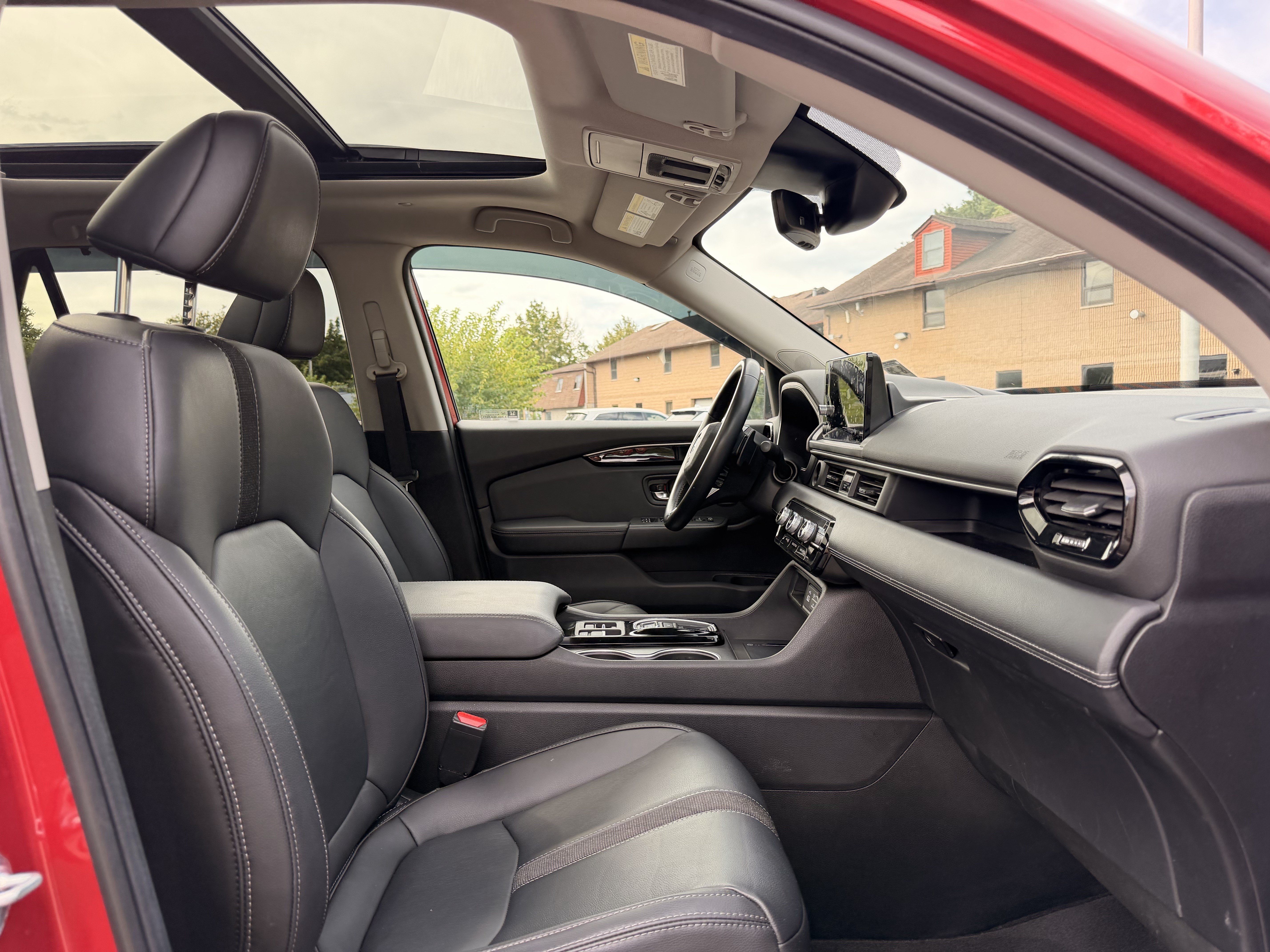 Used 2025 Honda Pilot Touring image 15