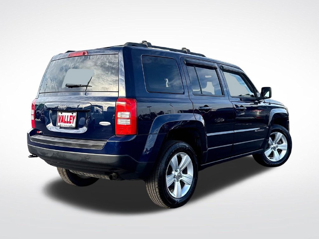 Used 2015 Jeep Patriot Latitude w/ Sun/Sound Group AWD/4WD image 11