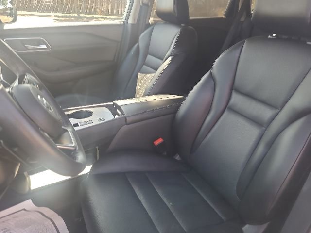 Used 2021 Nissan Rogue SV w/ Premium Package FWD image 23