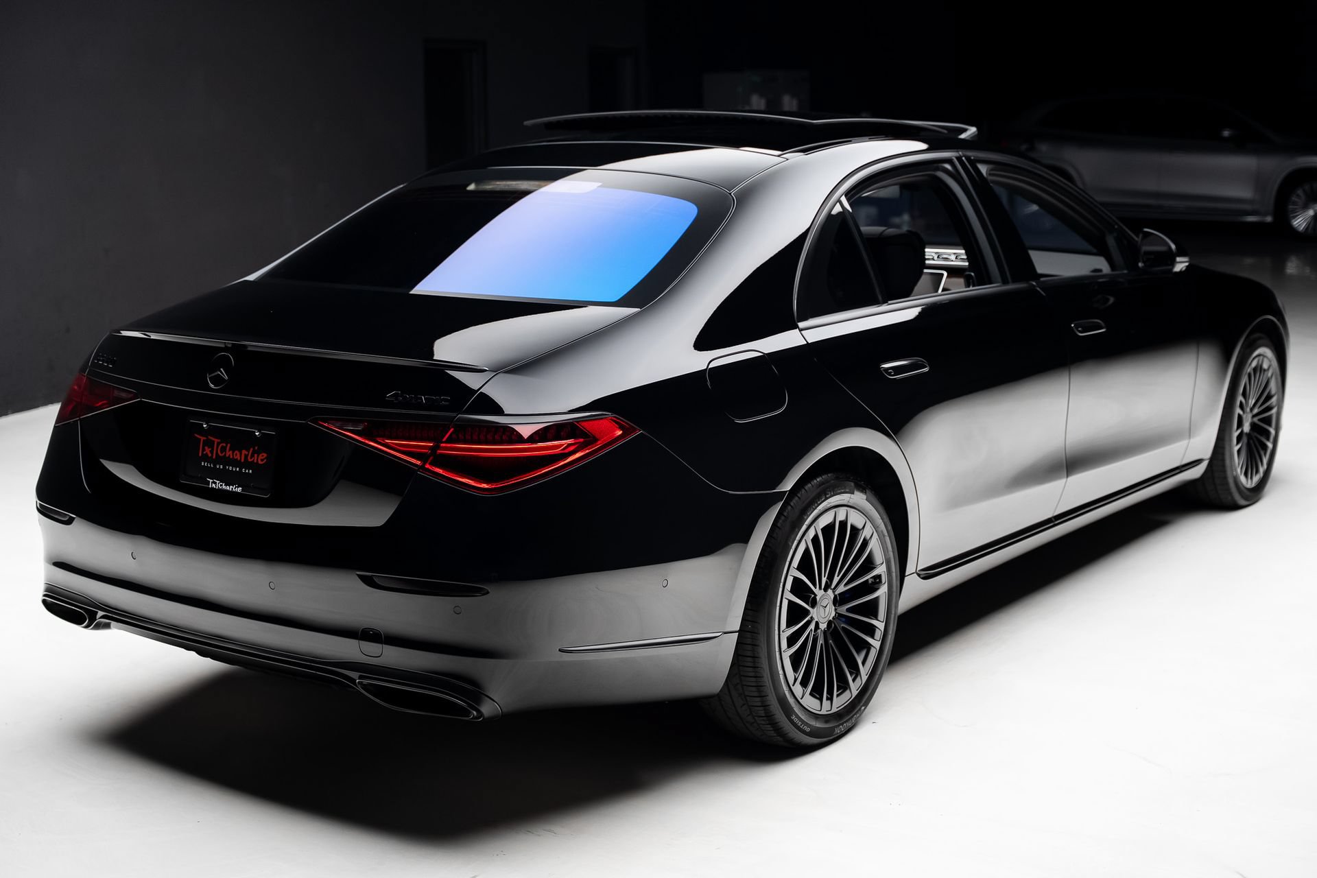 Used 2024 Mercedes-Benz S 580e 4MATIC Sedan w/ Warmth & Comfort Package image 34