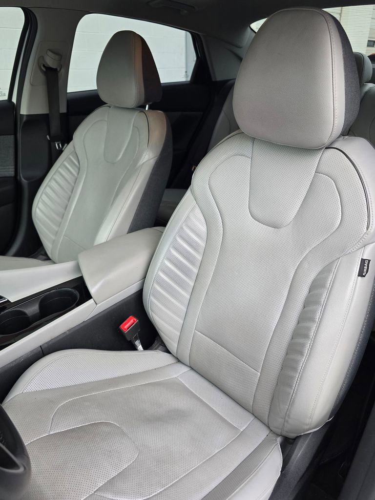 Used 2021 Hyundai Elantra Limited image 12