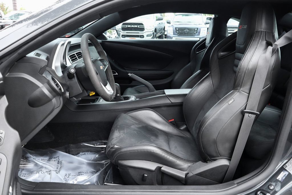 Used 2015 Chevrolet Camaro Z/28 RWD image 16
